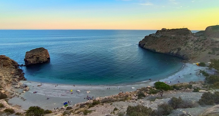 Gualchos-Castell de Ferro recibe el verano con dos banderas azules y la playa más valorada de la Costa&nbsp;Tropical