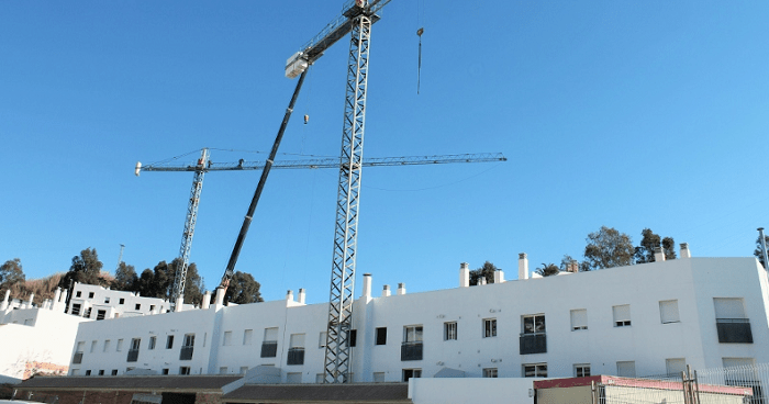 El Ayuntamiento gana la demanda para mantener la condición de VPO de las viviendas de La Caleta 